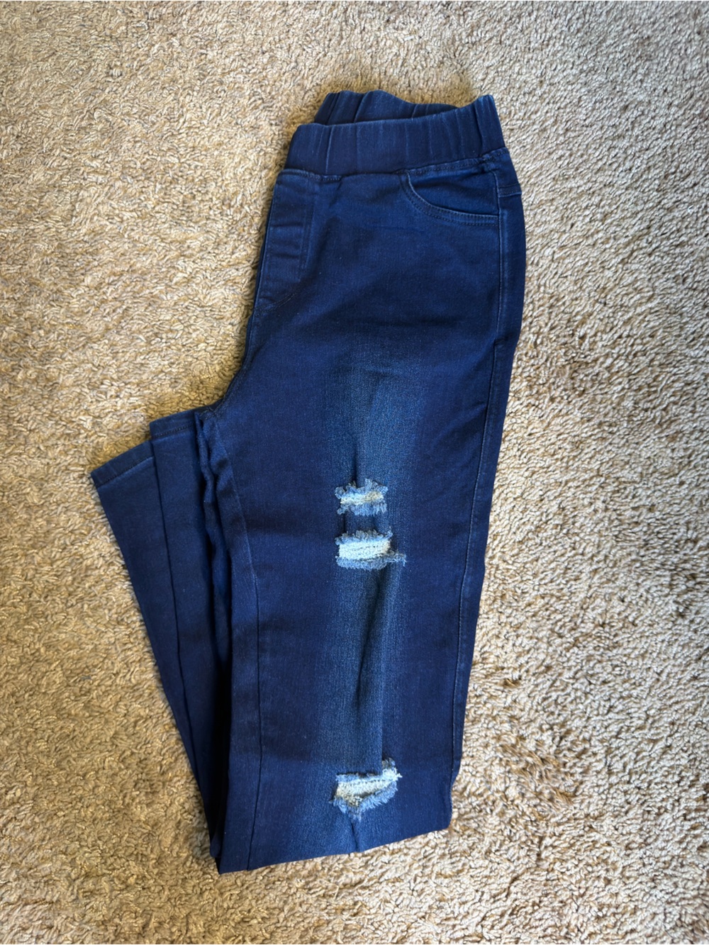 Women’s distressed jeggings